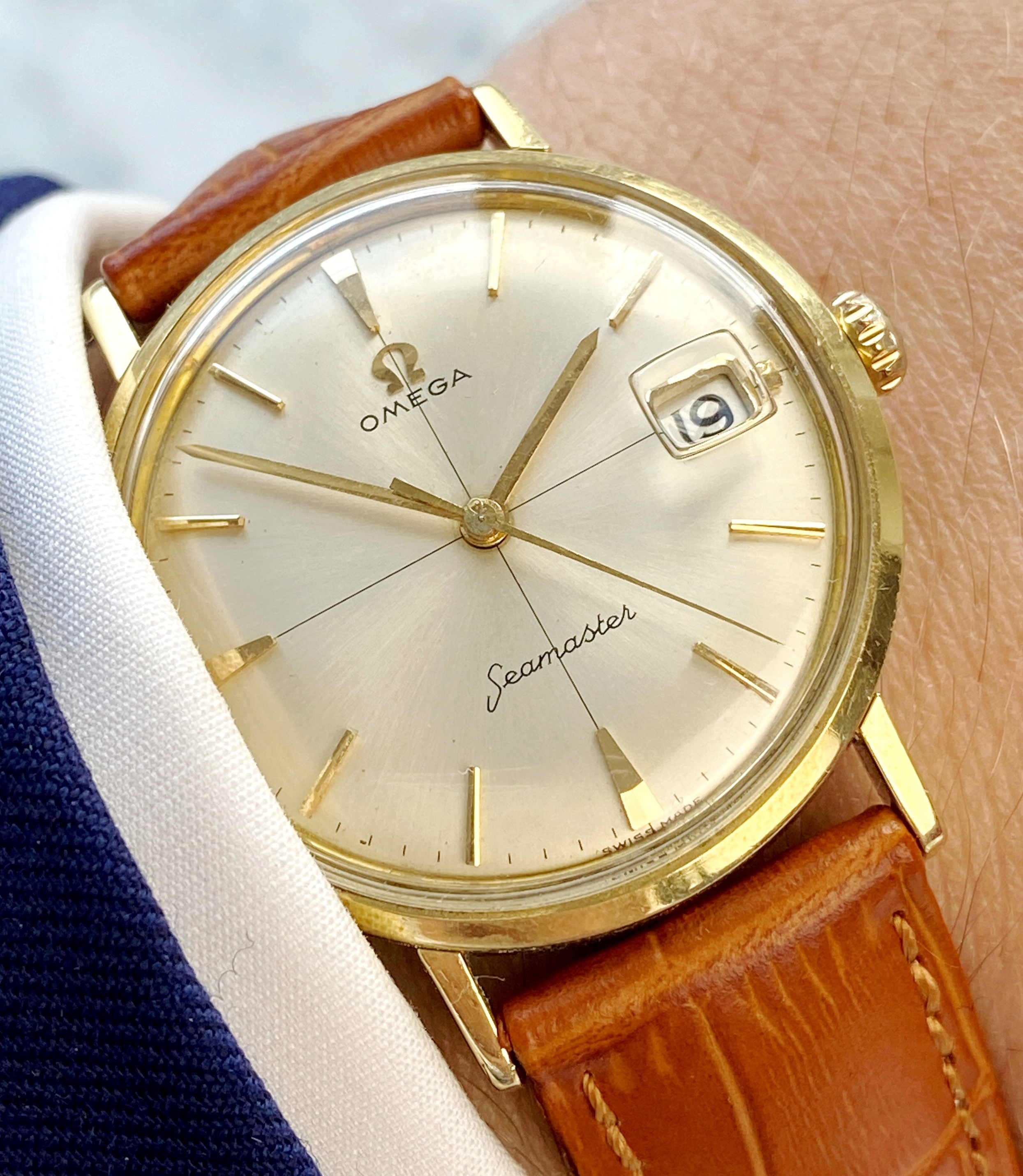 Crosshair Dialed Omega Seamaster Vintage gold plated | Vintage Portfolio